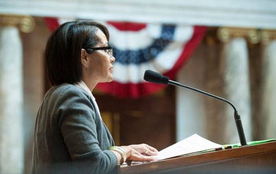 woman speaking to congress